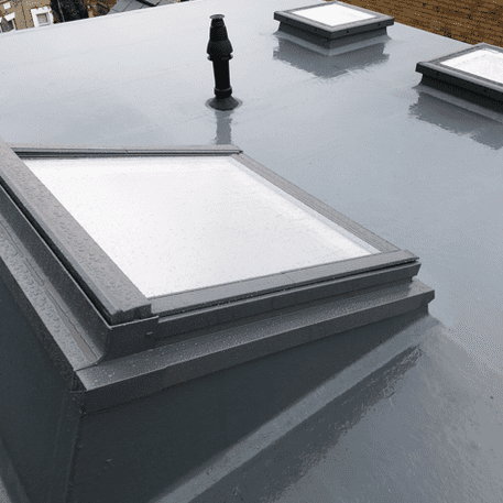 Flat roof with skylight